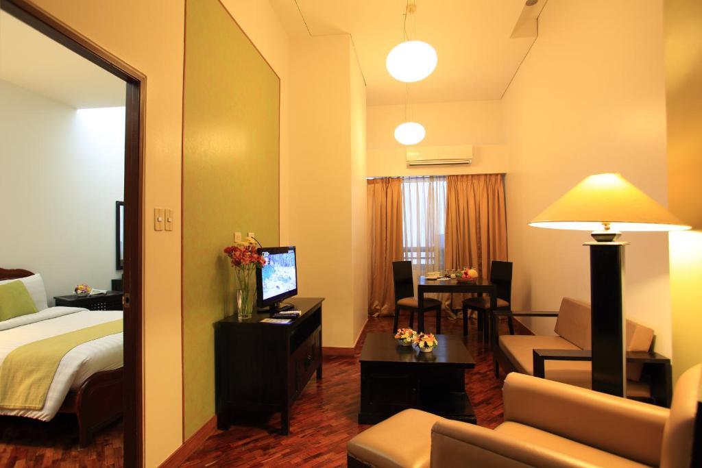 The Malayan Plaza Hotel Pasig City Zewnętrze zdjęcie