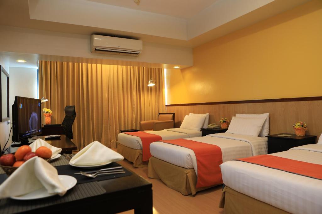 The Malayan Plaza Hotel Pasig City Zewnętrze zdjęcie