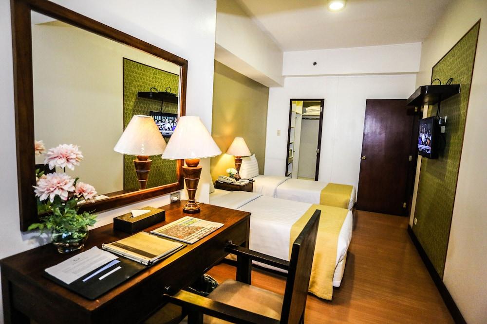 The Malayan Plaza Hotel Pasig City Zewnętrze zdjęcie