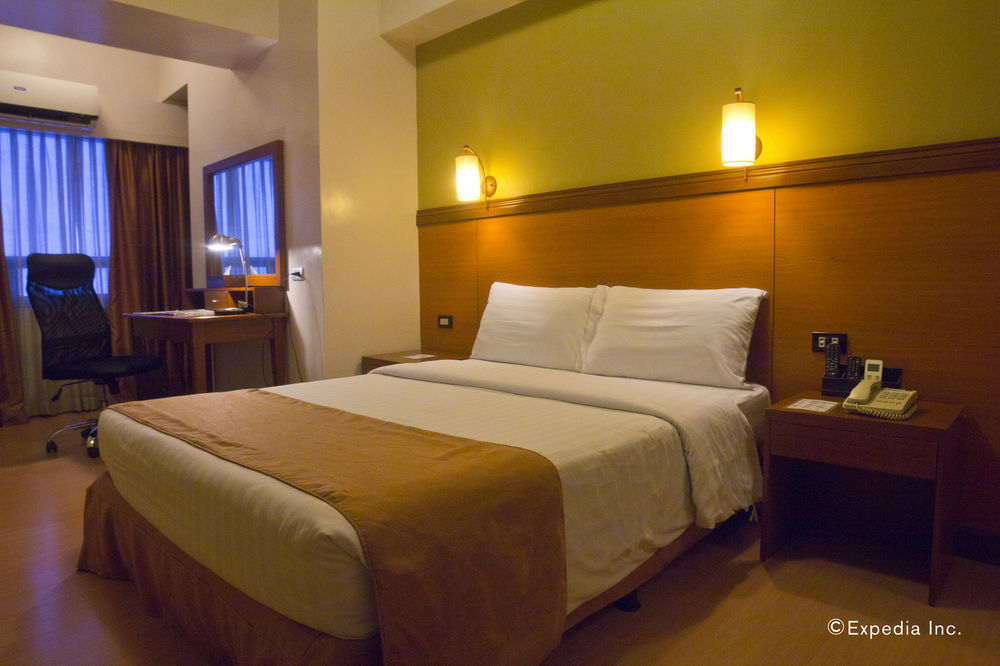 The Malayan Plaza Hotel Pasig City Zewnętrze zdjęcie