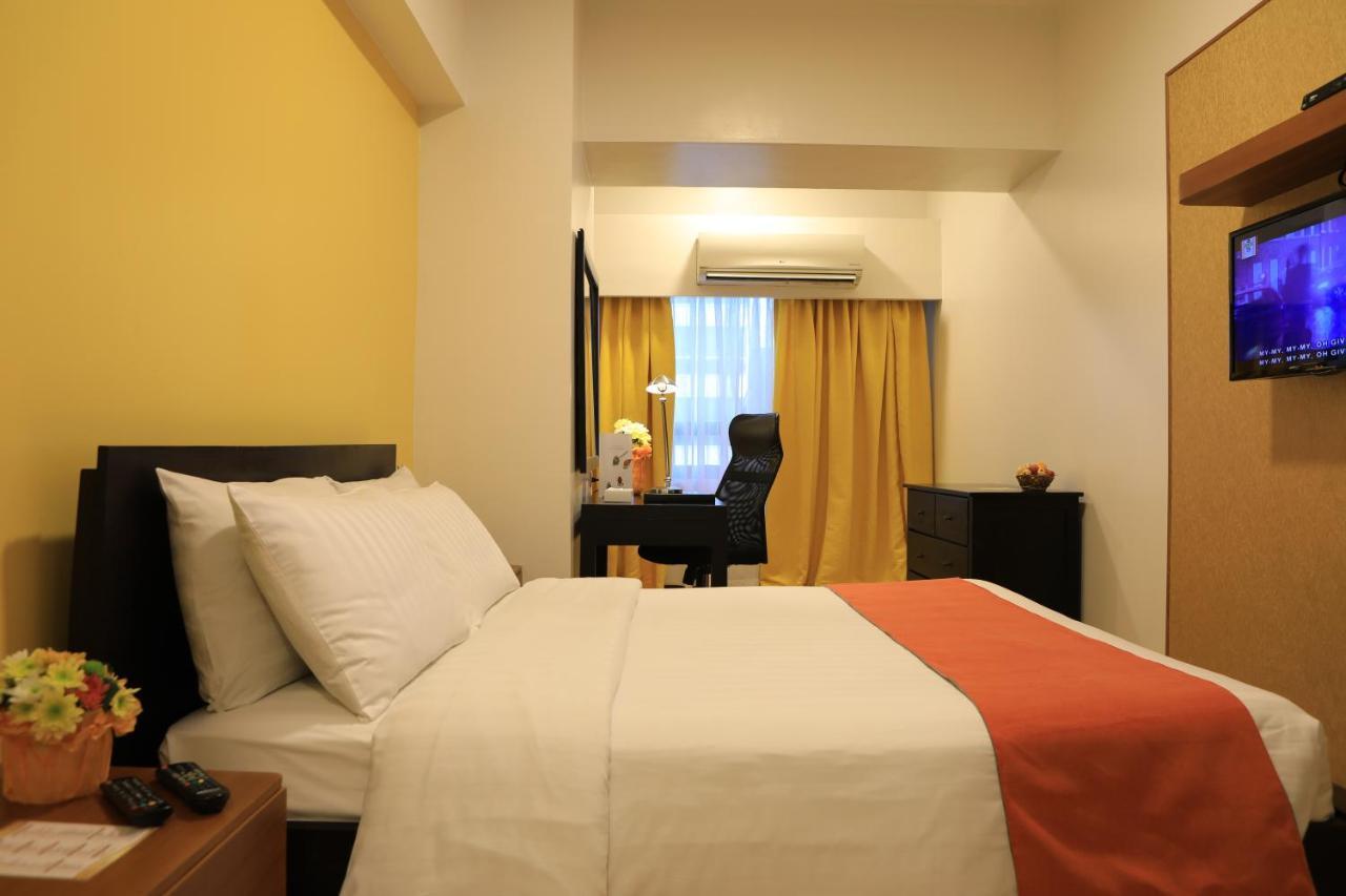 The Malayan Plaza Hotel Pasig City Zewnętrze zdjęcie