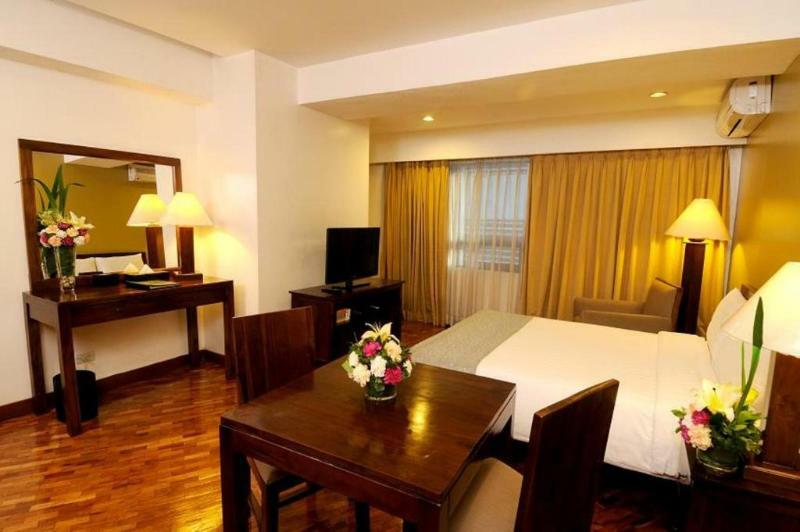 The Malayan Plaza Hotel Pasig City Zewnętrze zdjęcie