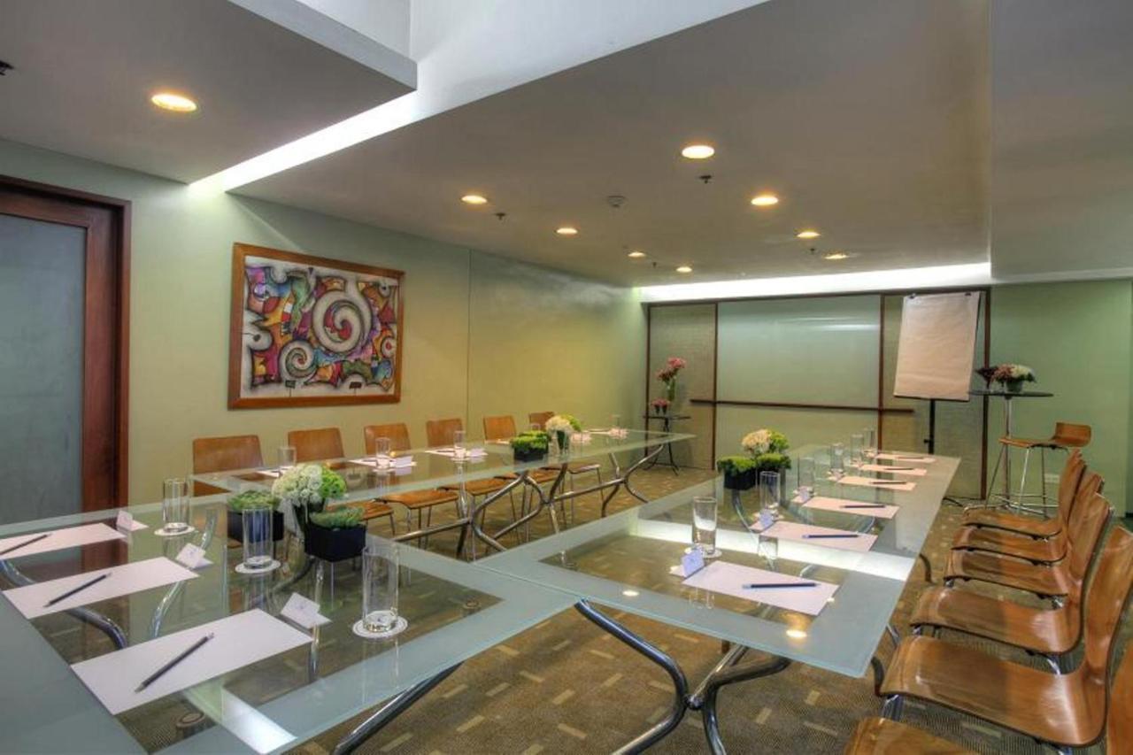 The Malayan Plaza Hotel Pasig City Zewnętrze zdjęcie
